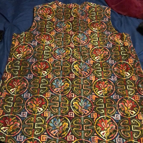 Wardrobe Makers vest with needle point design - Picture 3 of 3